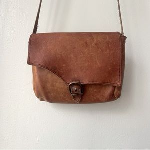 Vintage, warm brown leather crossbody bag in XS